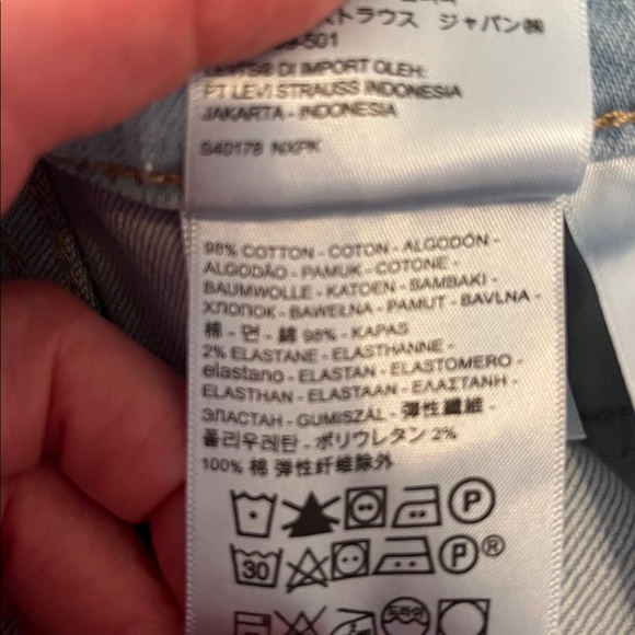 Levi’s High Waisted Taper Jeans - Picture 11 of 13